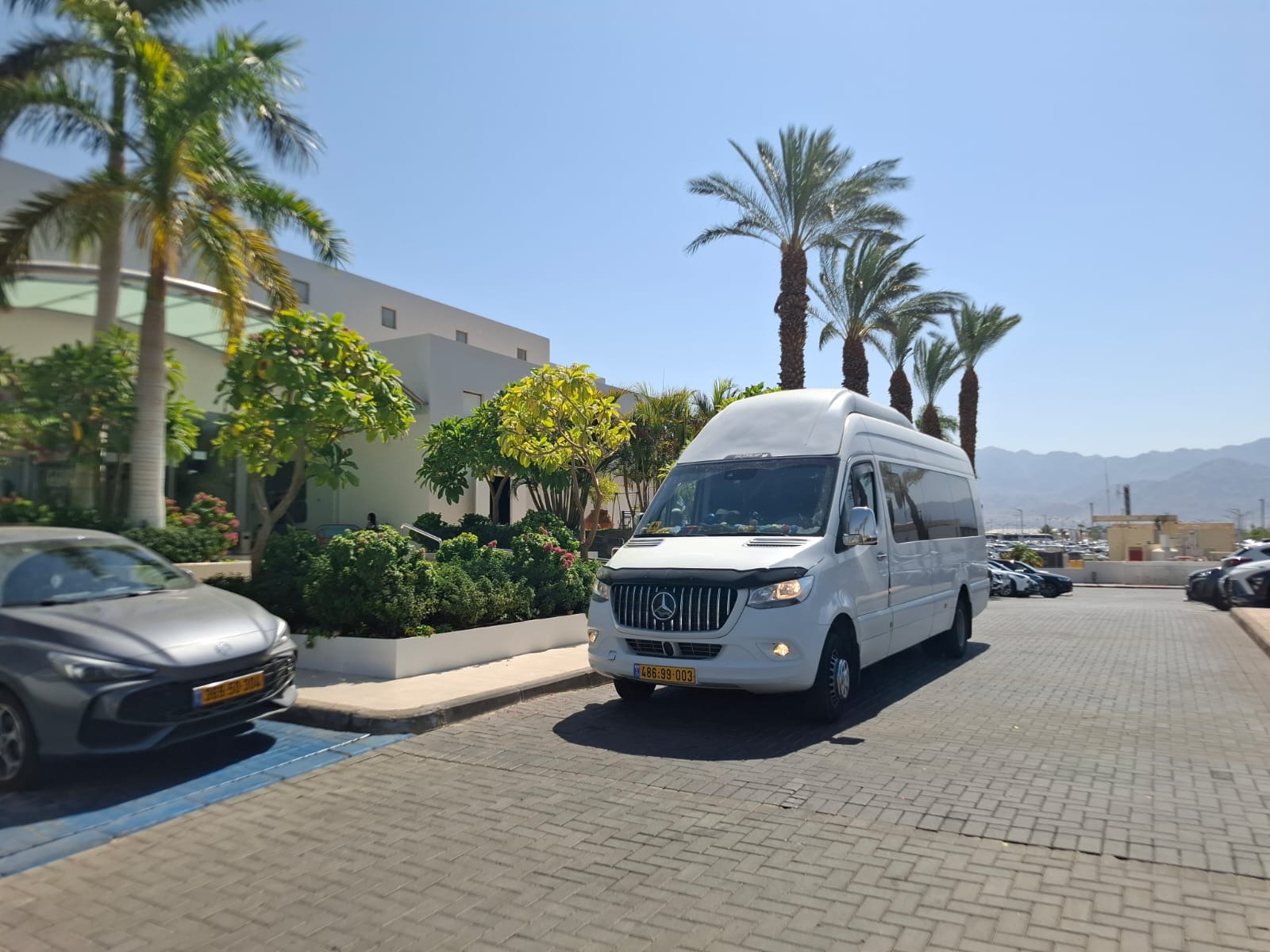 רכב הסעות אבו גאבר 5